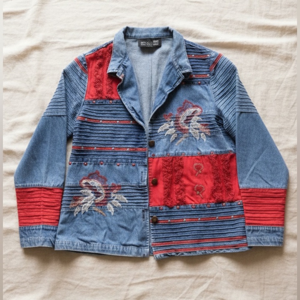 INDIGO MOON Women’s Floral Embroidered Button Up Jean Jacket